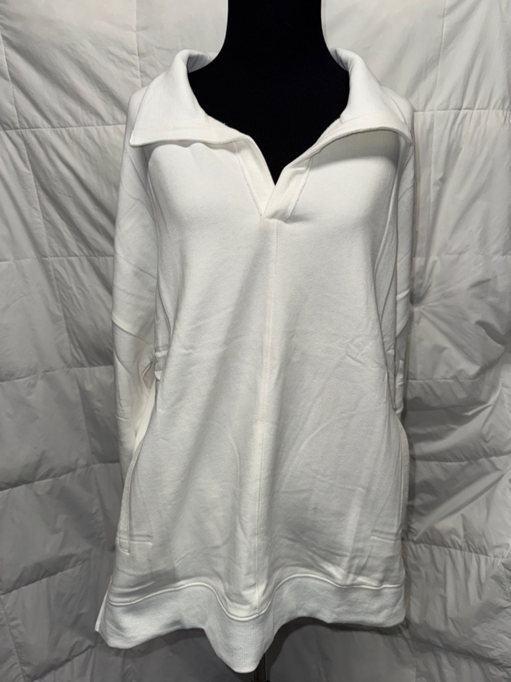 Womens White V-Neck Pullover Top